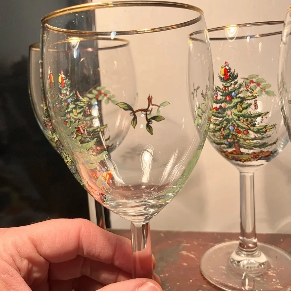 SALE!!!    New in box Vintage dead stock Spode Christmas’s set of 4 wine glasses